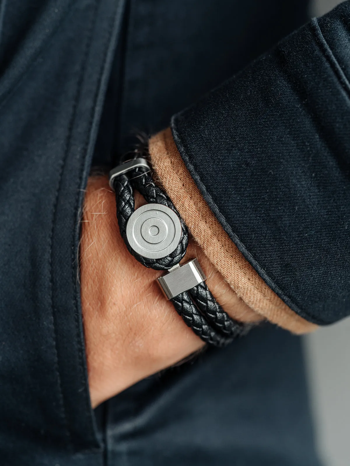 ROUNDEL BLACK