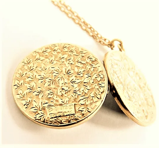 S Blanckensee & Son Fully Hallmarked Gold Locket 1908 On 9ct Gold Necklace